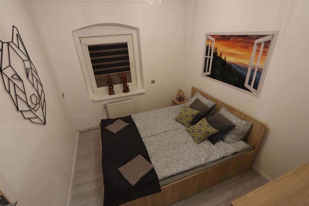 شقة شكلارسكا بوريبا  في Apartament Przy Skwerku المظهر الخارجي الصورة