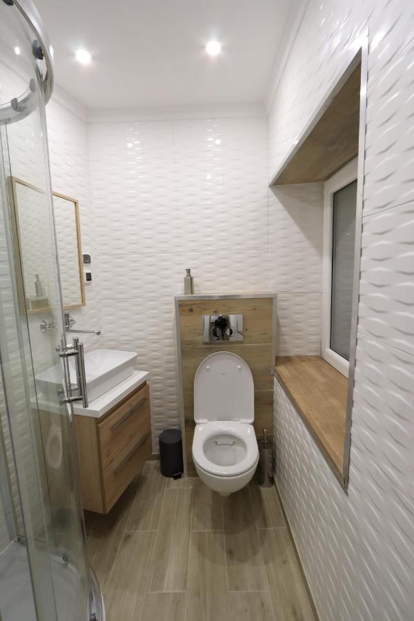 شقة شكلارسكا بوريبا  في Apartament Przy Skwerku المظهر الخارجي الصورة